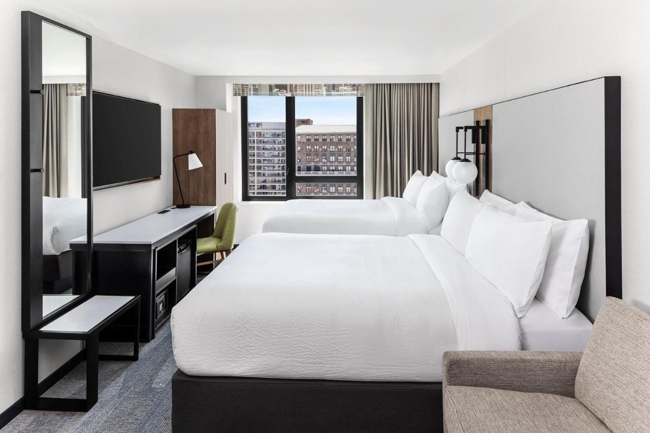 Fairfield Inn & Suites New York Manhattan/Times Square South 8