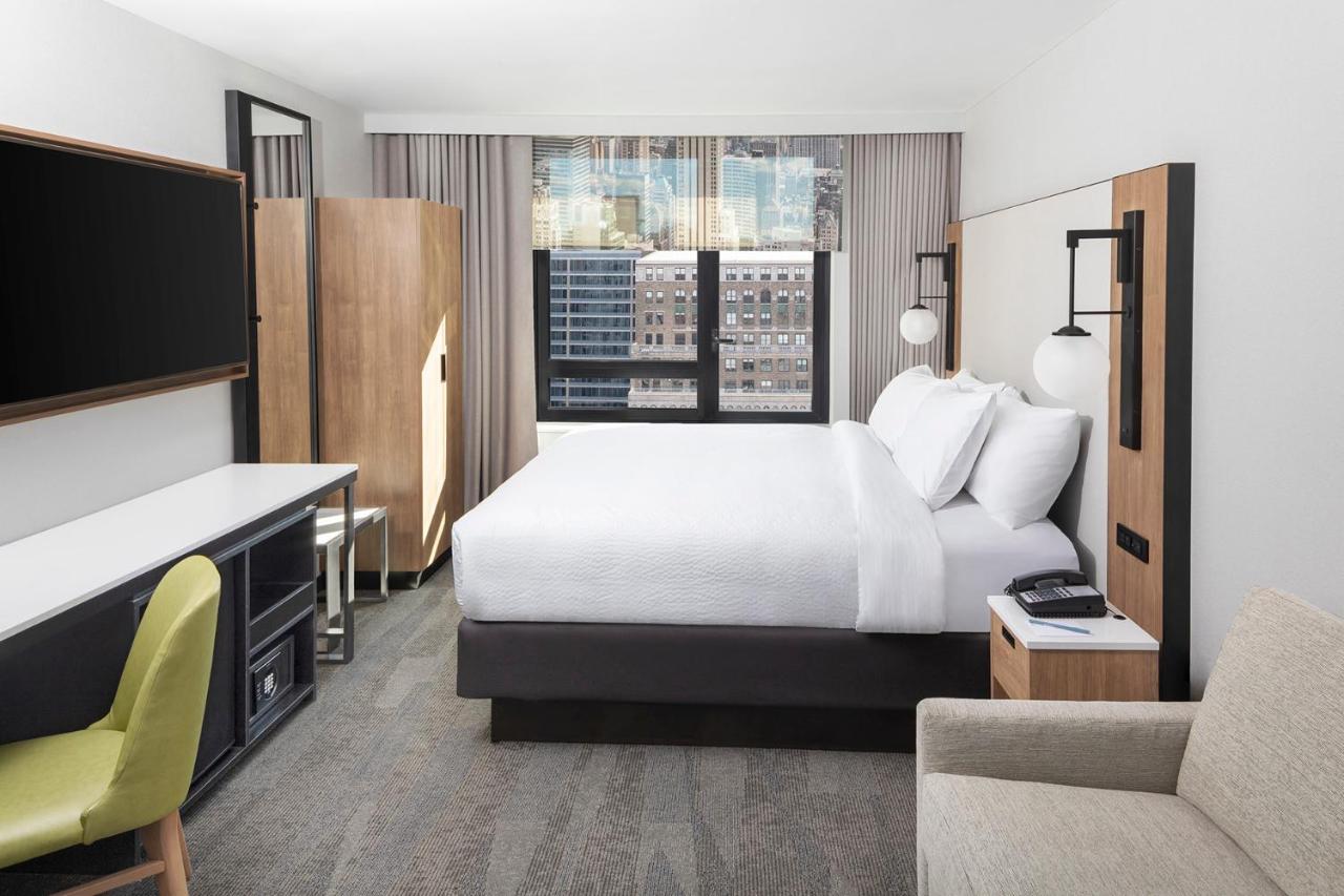 Fairfield Inn & Suites New York Manhattan/Times Square South 9