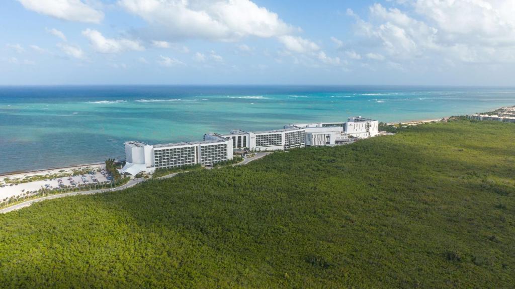 Hilton Cancun an All-Inclusive Resort 2