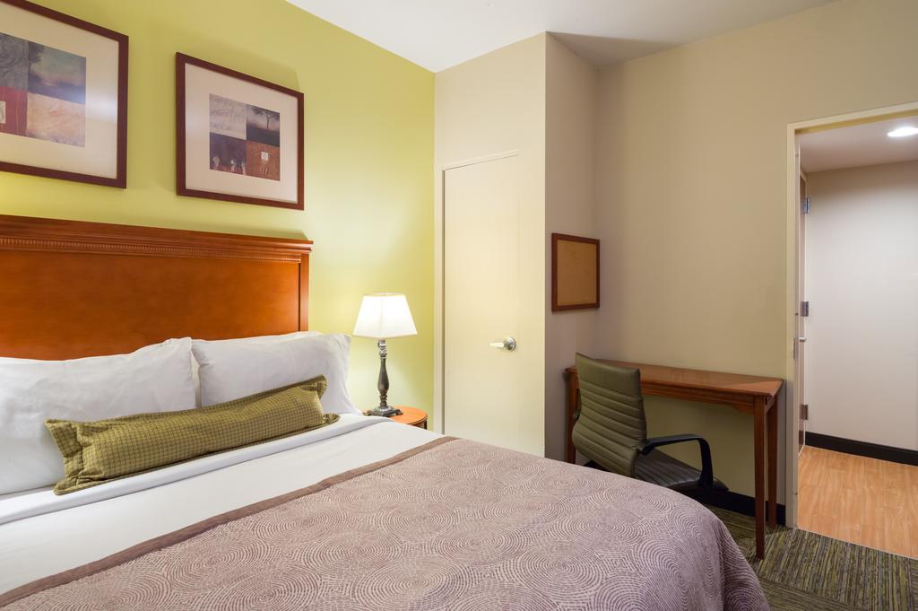 Candlewood Suites NYC -Times Square 10