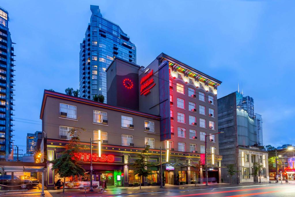Howard Johnson by Wyndham Vancouver Downtown 1