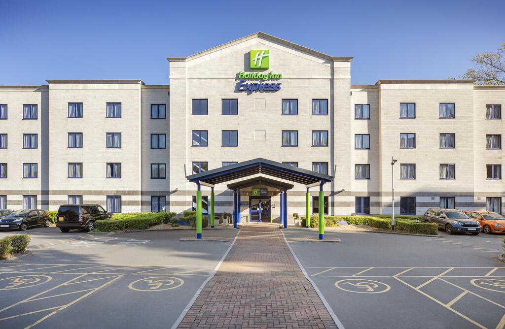 Holiday inn Express Poole 1