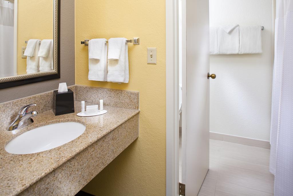 Courtyard by Marriott Miami Airport West/Doral 5