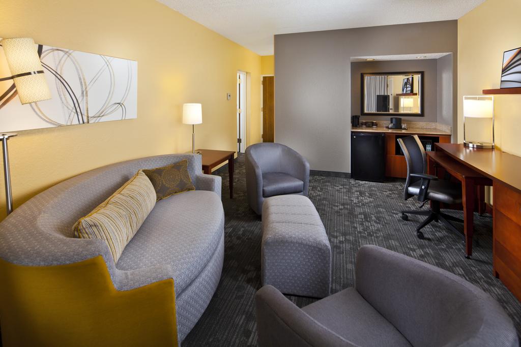 Courtyard by Marriott Miami Airport West/Doral 9