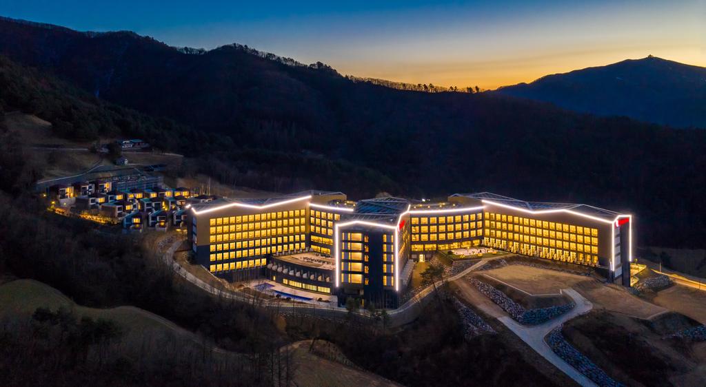 Ramada Hotel & Suites by Wyndham Gangwon Pyeongchang, Pyeongchang 1