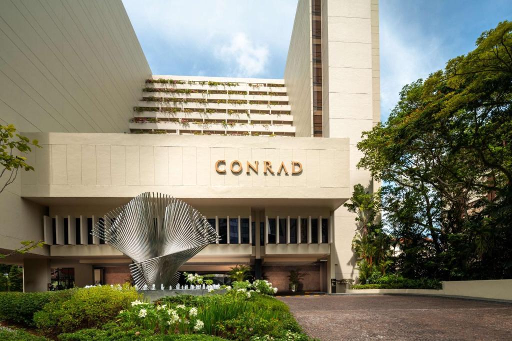 Conrad Singapore Orchard 2