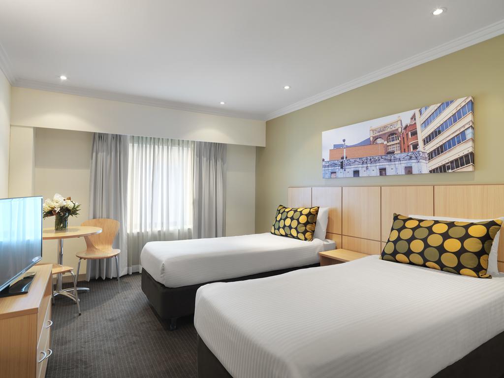 Travelodge Hotel Sydney 10