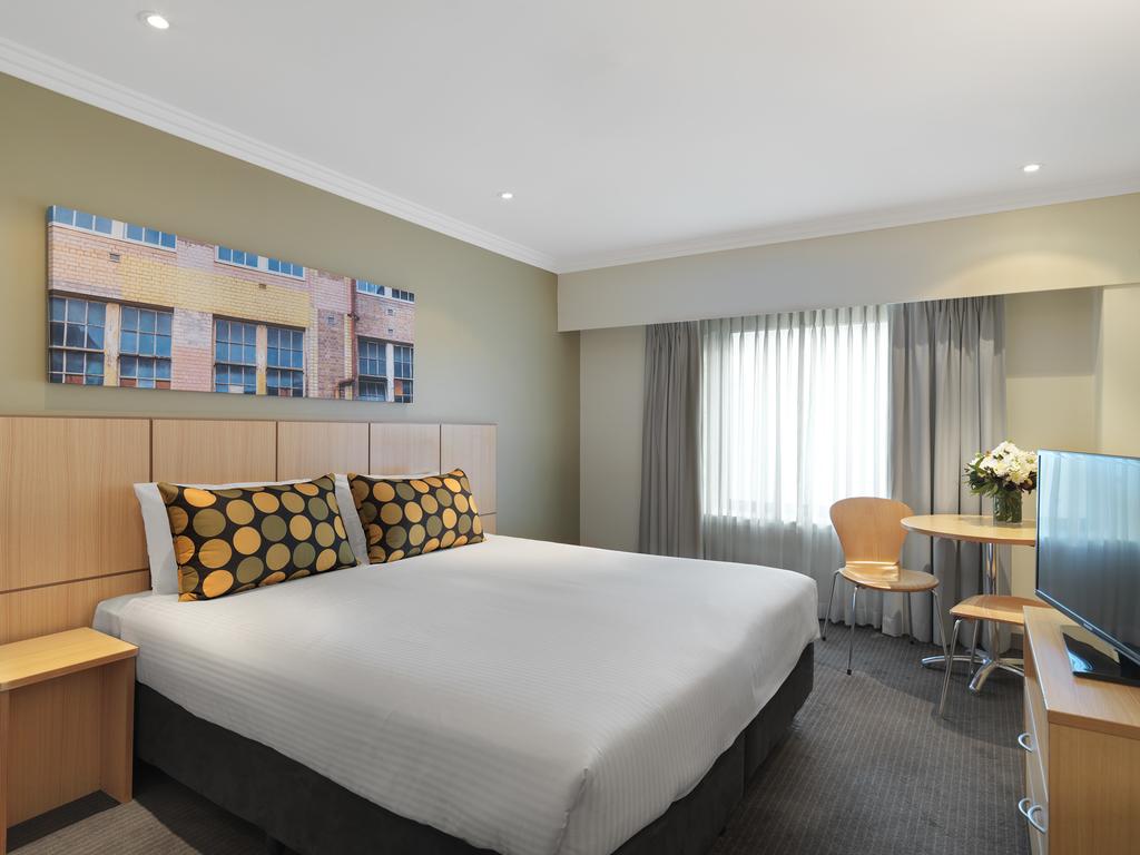 Travelodge Hotel Sydney 11