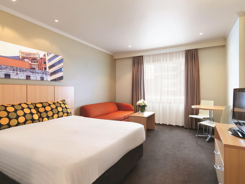 Travelodge Hotel Sydney 6