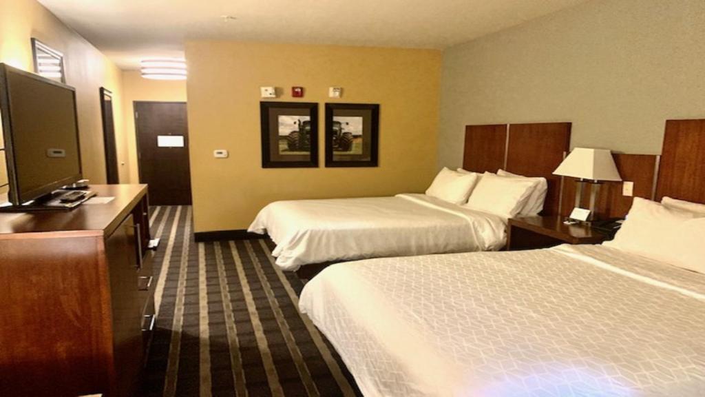 Holiday Inn Express & Suites Perry, an IHG Hotel 11
