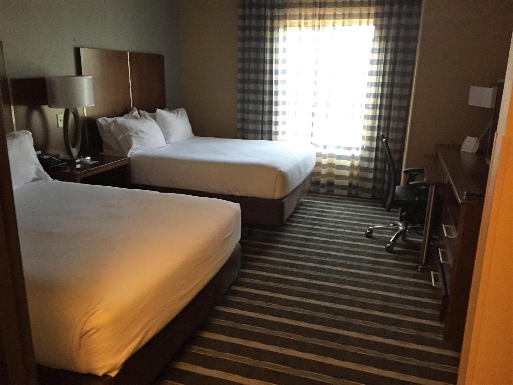 Holiday Inn Express & Suites Perry, an IHG Hotel 8