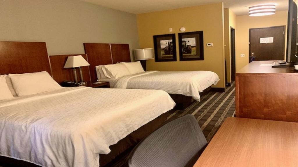 Holiday Inn Express & Suites Perry, an IHG Hotel 9